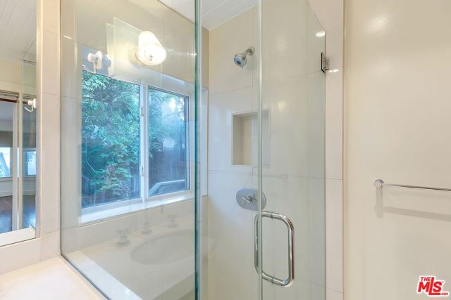 2636 5th Street, Santa Monica CA: https://media.crmls.org/mediaz/6f31b74a-1d77-43b7-9b5e-8b5e34acc026.jpg
