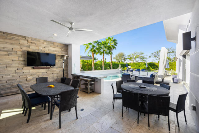 1 Via Merenda, Rancho Mirage CA: https://media.crmls.org/mediaz/6f324fb3-9005-483a-abfd-78e3738aa4df.jpg