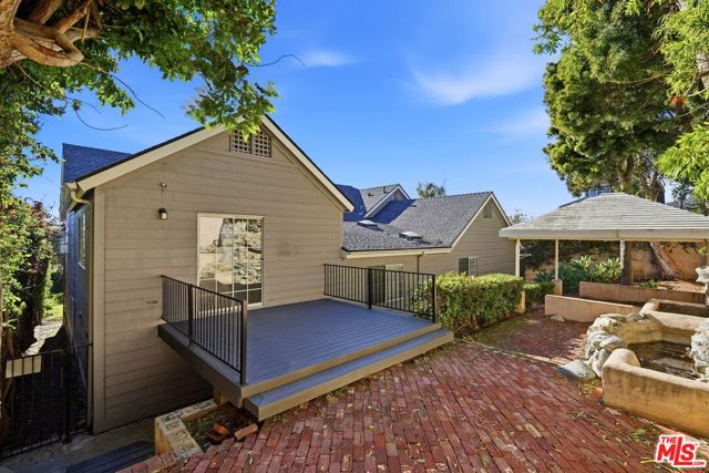 31763 Cottontail Lane, Malibu CA: https://media.crmls.org/mediaz/6f32d9dd-5268-4cf2-81a8-46a5ffba3584.jpg