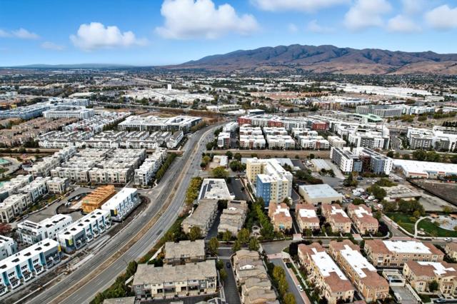 528 Odyssey Lane, Milpitas CA: https://media.crmls.org/mediaz/6f3337d9-bf1d-49d9-a66b-d9627baa08ca.jpg