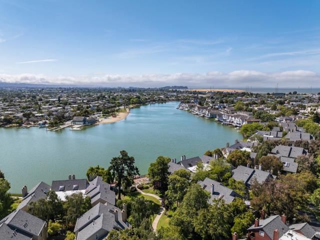 892 Wharfside Road, San Mateo CA: https://media.crmls.org/mediaz/6f335045-d769-46f5-a71c-e6057961a2de.jpg