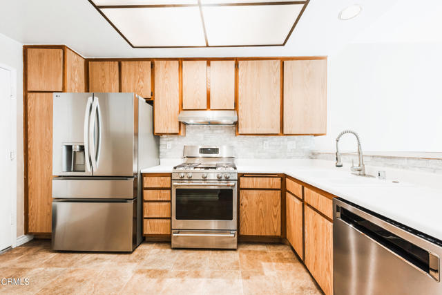 2321 Pima Lane, Ventura CA: https://media.crmls.org/mediaz/6f335716-d1d4-44fc-8ca2-6239e9a0ee14.jpg