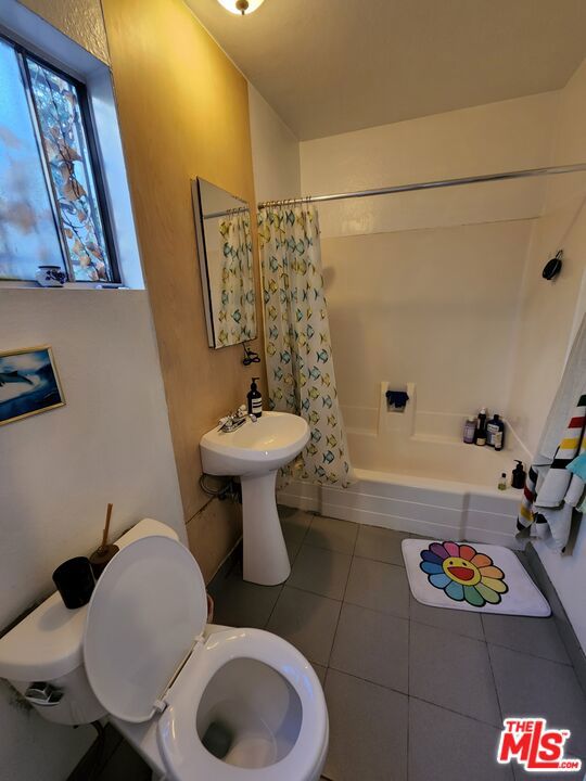 1118 Sanborn Avenue photo 17