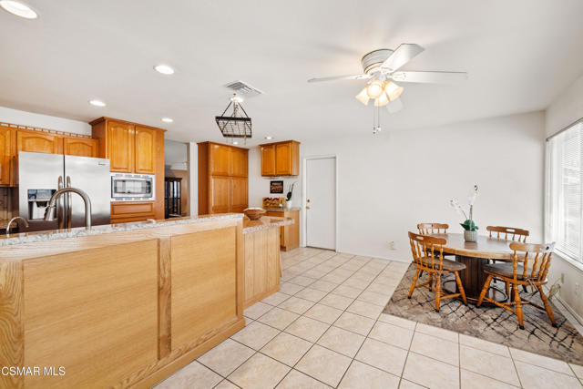 2085 Bolivar Court, Simi Valley CA: https://media.crmls.org/mediaz/6f3371a7-b4a5-4ac8-9787-e9a99cc4ad41.jpg
