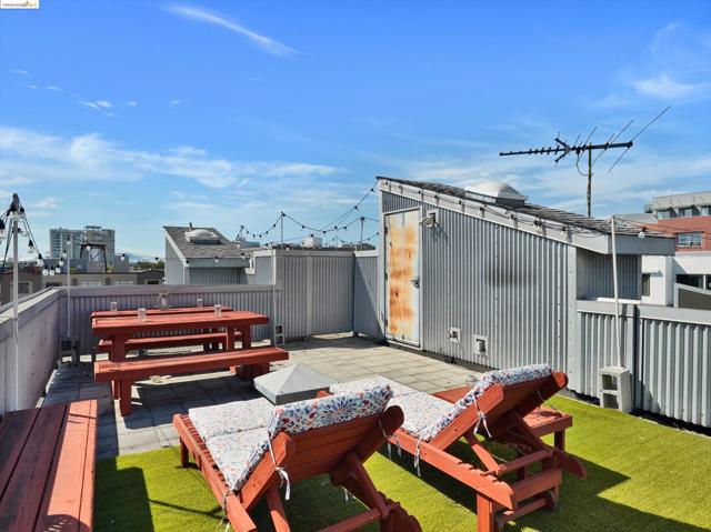 201 3rd St Unit 102, Oakland, California 94607, ,Commercial Sale,For Sale,3rd St Unit 102,41068775