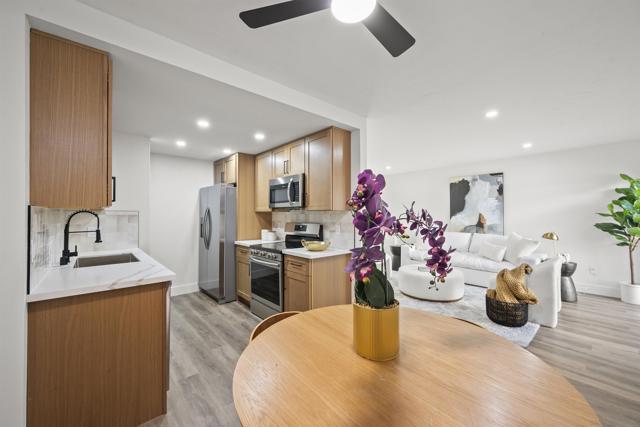 7836 Hummingbird Ln, San Diego CA: https://media.crmls.org/mediaz/6f345570-0dee-401f-8275-662d20598a5a.jpg