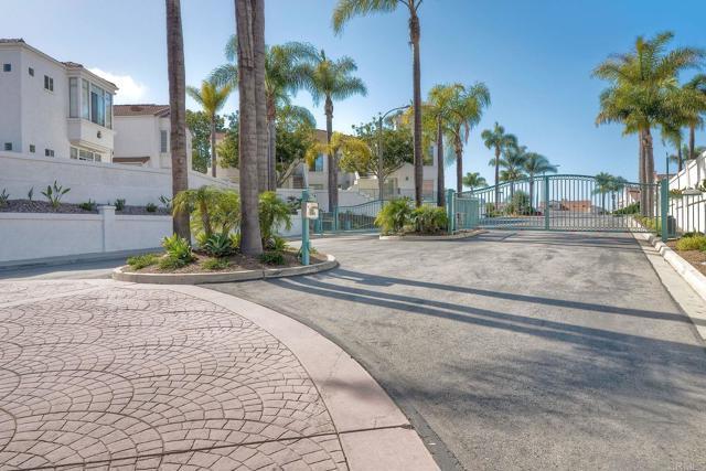 3376 Corsica Way, Oceanside CA: https://media.crmls.org/mediaz/6f345fe1-aad8-4396-af1d-a58b91288441.jpg