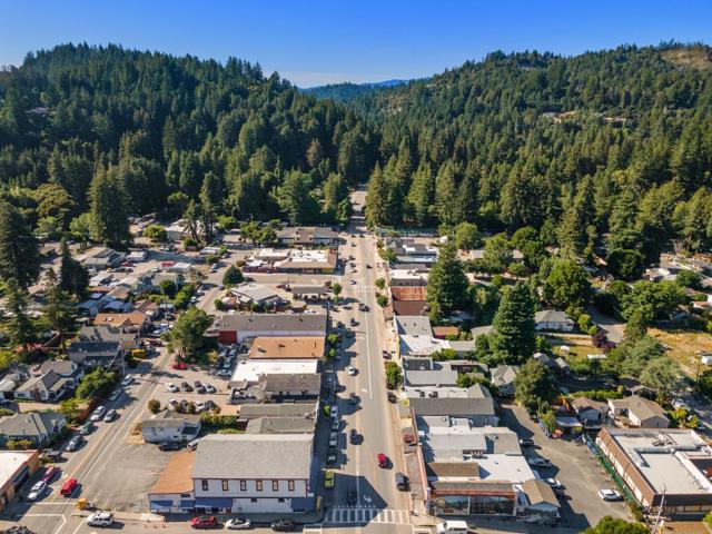 1130 Rebecca Drive, Boulder Creek CA: https://media.crmls.org/mediaz/6f34ee7a-180e-40b0-b30c-c8d34873fd05.jpg