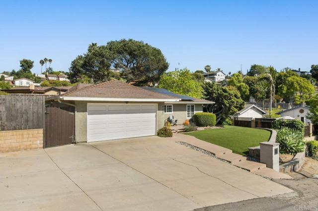 Detail Gallery Image 3 of 35 For 4331 Helix Canyon Dr, La Mesa,  CA 91941 - 3 Beds | 2 Baths