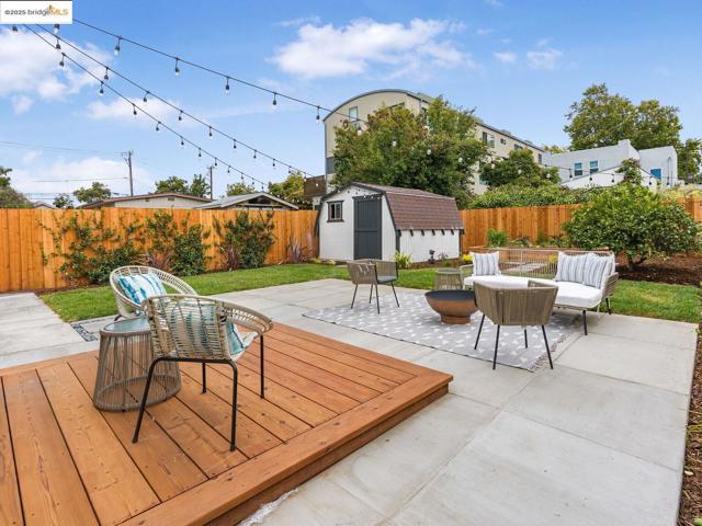 1415 10Th St, Berkeley CA: https://media.crmls.org/mediaz/6f35b462-f6c1-4813-80a2-c2acd447a868.jpg