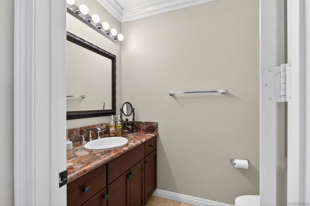 Image 24 of 73 For 18410 Lakepointe Dr