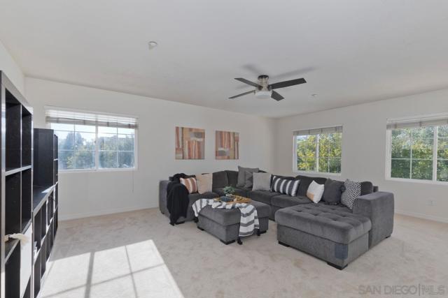 1889 Autumn Ln, Vista CA: https://media.crmls.org/mediaz/6f35d041-d77b-45ed-ba37-f0079f48e27b.jpg