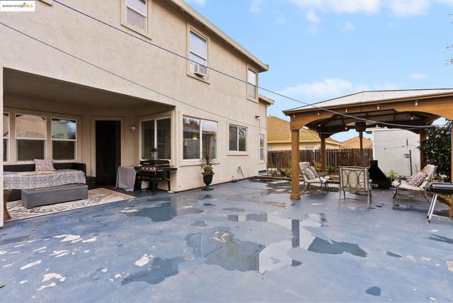 2105 Bedrock Way, Antioch CA: https://media.crmls.org/mediaz/6f36a69d-6ac6-4804-bff7-743c758aa5ff.jpg