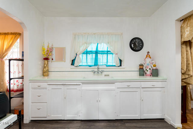 3247 La Clede Avenue, Los Angeles CA: https://media.crmls.org/mediaz/6f36e0ed-1388-40bd-a35b-cef00b5e3633.jpg