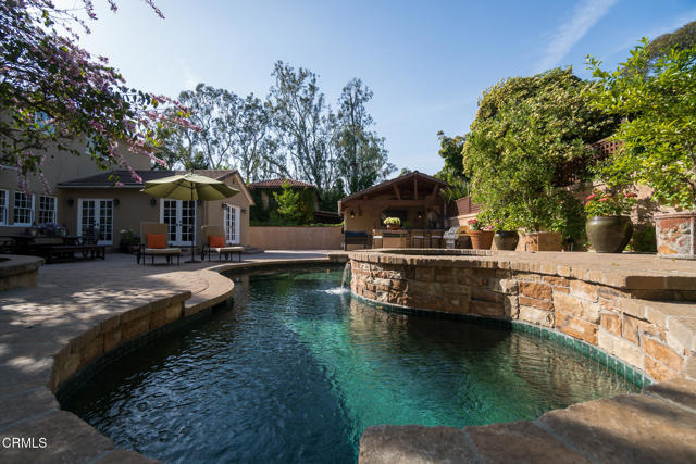 584 Rosemont Avenue, Pasadena CA: https://media.crmls.org/mediaz/6f378909-53a8-45e2-88d9-05c9392e6c52.jpg