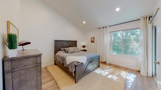 2 Morning Sun Court, Mountain View CA: https://media.crmls.org/mediaz/6f37b54d-0b9f-42af-9993-5f096e22fde5.jpg