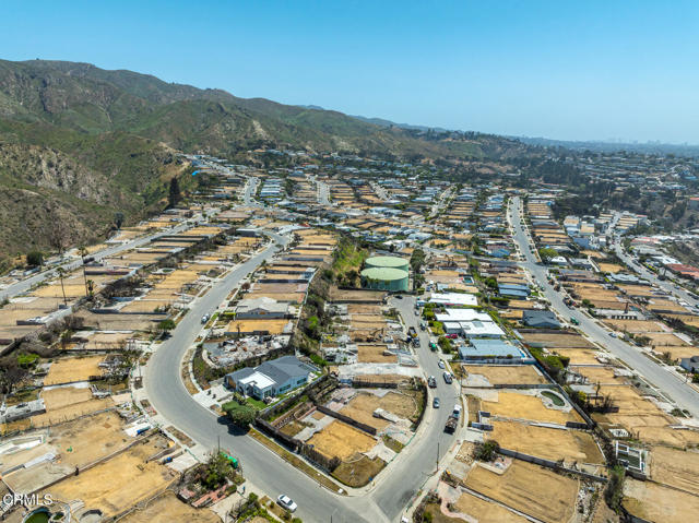 18449 Kingsport Drive, Malibu CA: https://media.crmls.org/mediaz/6f380da3-bf43-4186-8ff7-acc8625cde1d.jpg