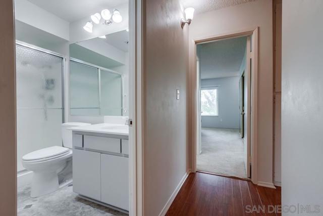 1976 Fairway Circle, San Marcos CA: https://media.crmls.org/mediaz/6f383350-cd80-4f1b-99d0-8b155453f531.jpg