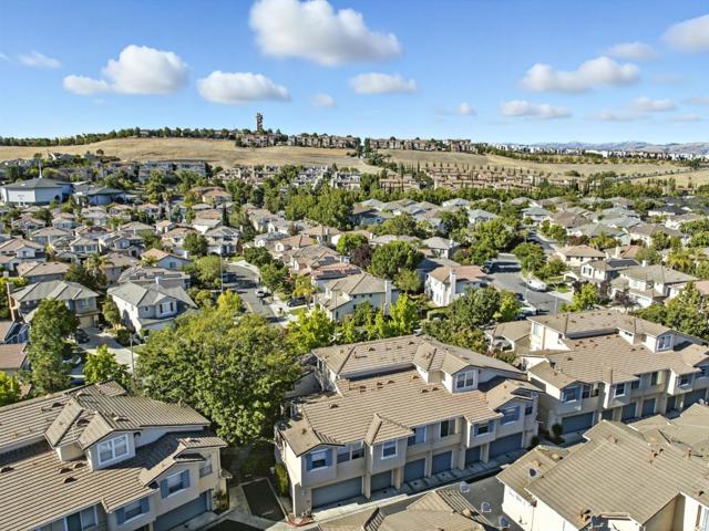 561 Manhattan Place, San Jose CA: https://media.crmls.org/mediaz/6f383747-79b5-46c3-bf6d-030e284ddcd9.jpg