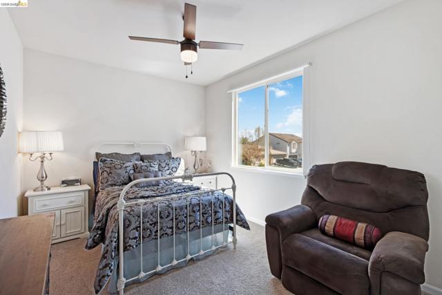 2469 Talaria Dr, Oakley CA: https://media.crmls.org/mediaz/6f3850d6-f3ac-47dd-8c32-81d9a608d32b.jpg