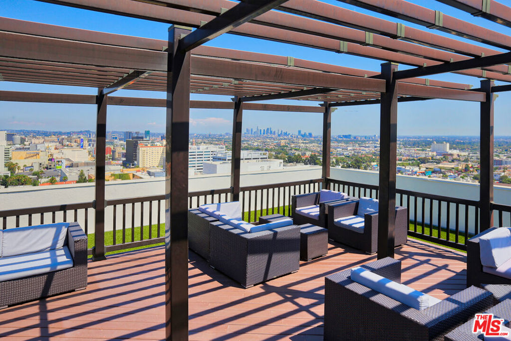 https://media.crmls.org/mediaz/6f390933-bd1f-4172-a096-92470e1142a6.jpg?preset=X-Large