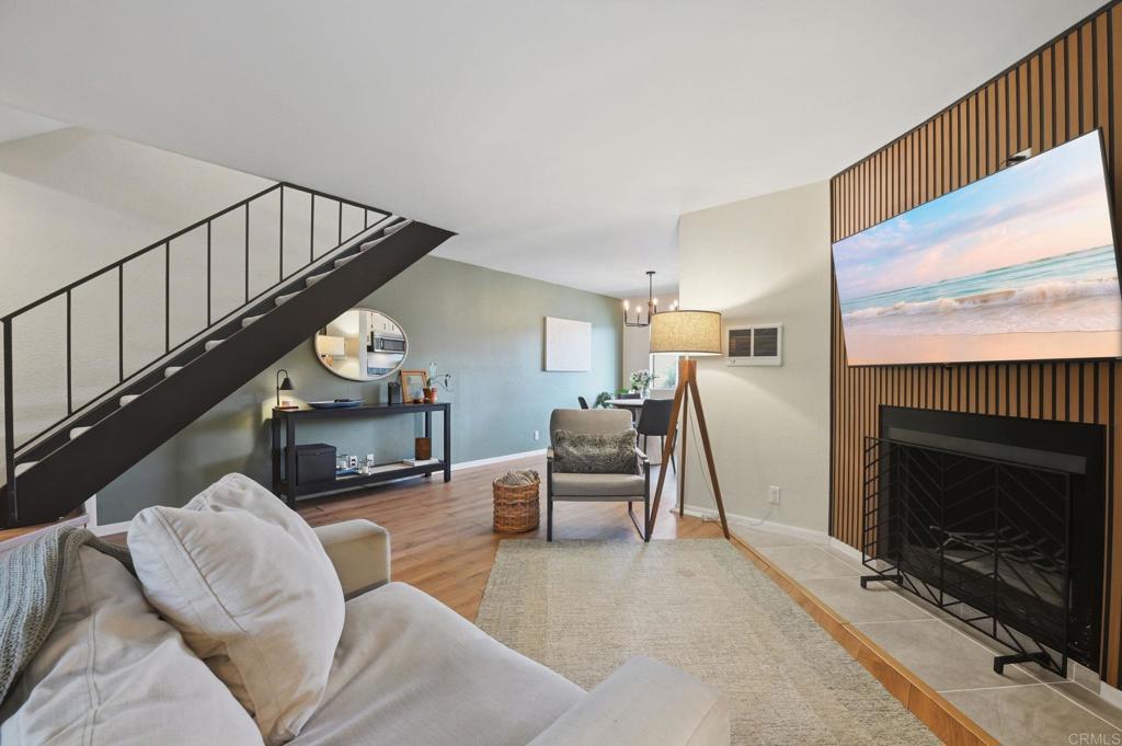 2118 Oceanside Blvd - photo 2