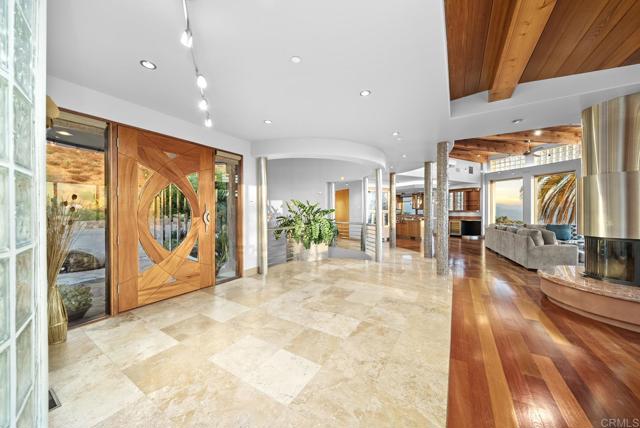 Image 49 of 75 For 14949 Presilla Dr