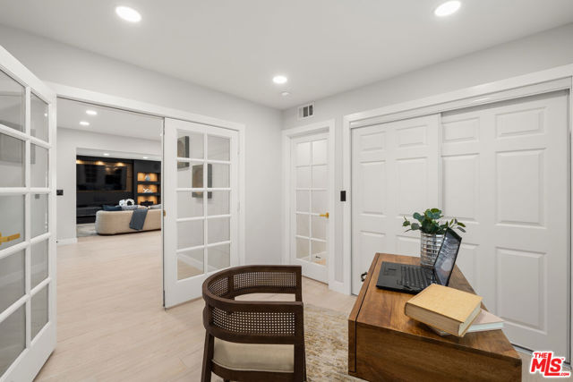 10425 Jordan Avenue photo 9