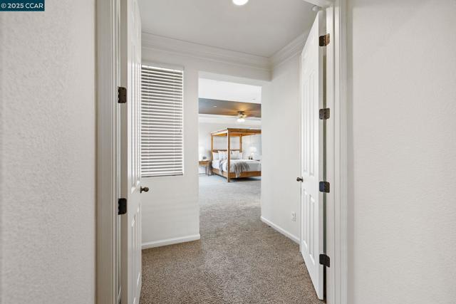 127 Sanford Ct, Brentwood CA: https://media.crmls.org/mediaz/6f39f584-141c-4966-aa47-7dbbdcc65c6c.jpg