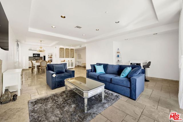 11952 Montana Avenue, Los Angeles CA: https://media.crmls.org/mediaz/6f3a28b3-ccbe-4c5c-925f-67a057c7bcd4.jpg