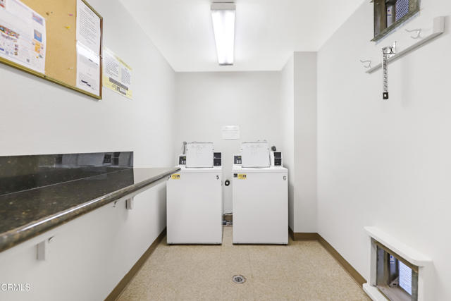 2901 Peninsula Road, Oxnard CA: https://media.crmls.org/mediaz/6f3a3eaf-03c3-4483-9dea-5f8961f8e853.jpg