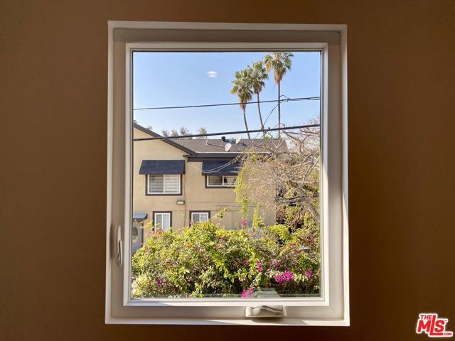 3207 W 3rd Street, Los Angeles CA: https://media.crmls.org/mediaz/6f3a7353-d6c3-4085-ab4b-1b1b9a0e26f5.jpg