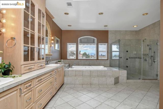 3824 Stone Rd, Bethel Island CA: https://media.crmls.org/mediaz/6f3a9b05-1112-4480-9a27-19349531641f.jpg