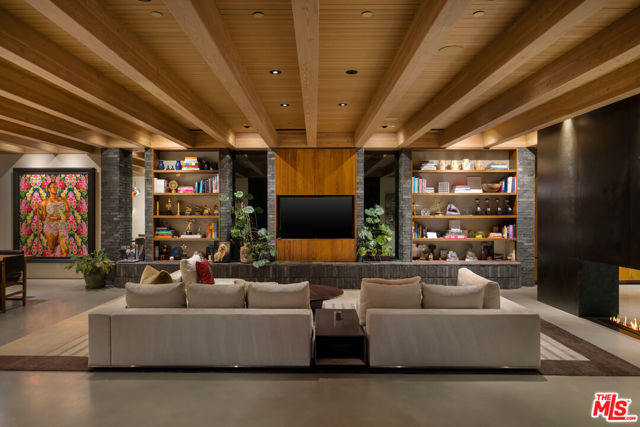 9551 Oak Pass Road, Beverly Hills CA: https://media.crmls.org/mediaz/6f3ab0d8-aa24-4fcb-bb2a-78990248eba4.jpg