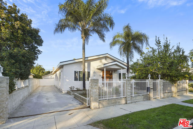 11647 Morrison Street photo 3