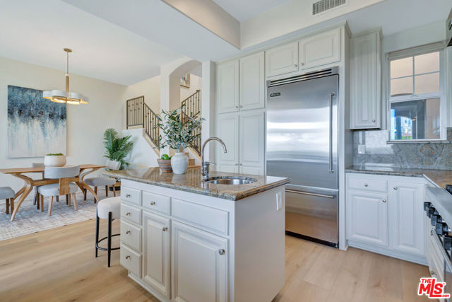 6412 Lunita Road, Malibu CA: https://media.crmls.org/mediaz/6f3ac6de-10d6-4d6b-842a-0e0a007f28d6.jpg