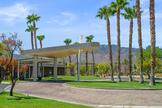 4315 Vantage Lane, Palm Springs CA: https://media.crmls.org/mediaz/6f3ae93c-daf3-4923-9c99-d9859126c137.jpg