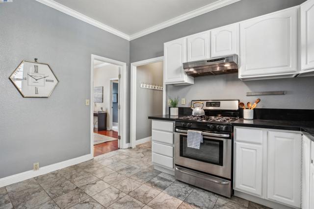 3241 Davis Street, Oakland CA: https://media.crmls.org/mediaz/6f3b88b9-a693-4ebb-86a4-c581ed130c68.jpg