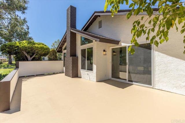 1259 La Casa Drive, San Marcos CA: https://media.crmls.org/mediaz/6f3bfbb6-f29b-4e39-8489-7a750b529226.jpg