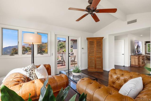 3698 Camino De Las Lomas, Vista CA: https://media.crmls.org/mediaz/6f3e1c26-1f15-44ff-8282-9fec6d5542fa.jpg