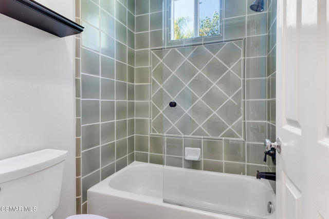 Image 26 of 79 For 4347 Via Entrada