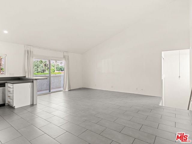 1472 S Camino Real, Palm Springs CA: https://media.crmls.org/mediaz/6f3f1735-ff67-4aaa-9930-e278dc9553ed.jpg