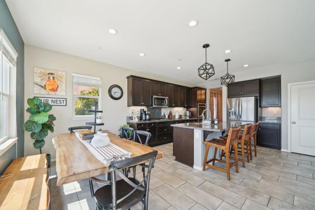 35473 Laurel Tree Ct, Winchester CA: https://media.crmls.org/mediaz/6f3f7065-6d32-4522-adfe-5c24a0fad3bd.jpg