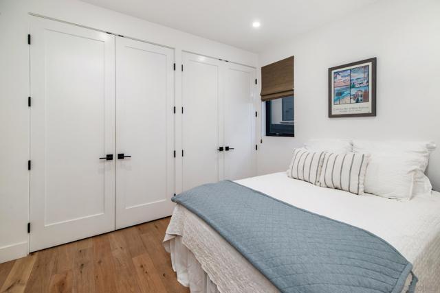 1041 Van Nuys St, San Diego CA: https://media.crmls.org/mediaz/6f3fc84c-b281-4f28-b642-dffa405296ae.jpg