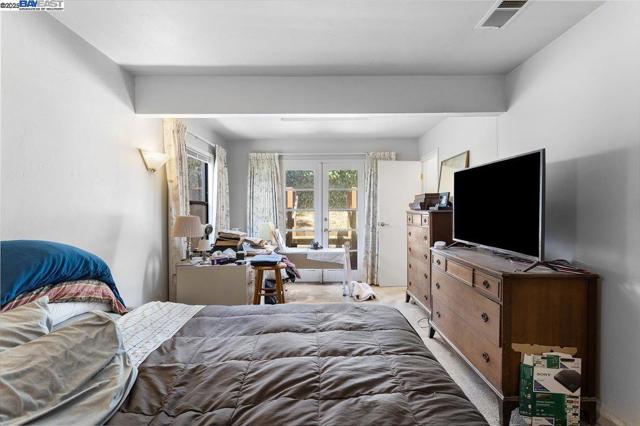 543 Grizzly Peak Blvd, Berkeley CA: https://media.crmls.org/mediaz/6f3feeb5-47b8-4709-a2a3-f81749ece70c.jpg