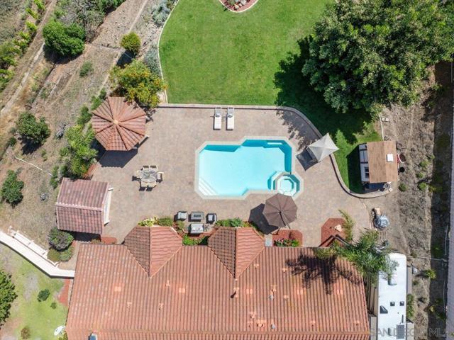 1373 Stoneridge Circle, Escondido CA: https://media.crmls.org/mediaz/6f40ff2a-f6f9-4548-b91b-febbb9b461af.jpg