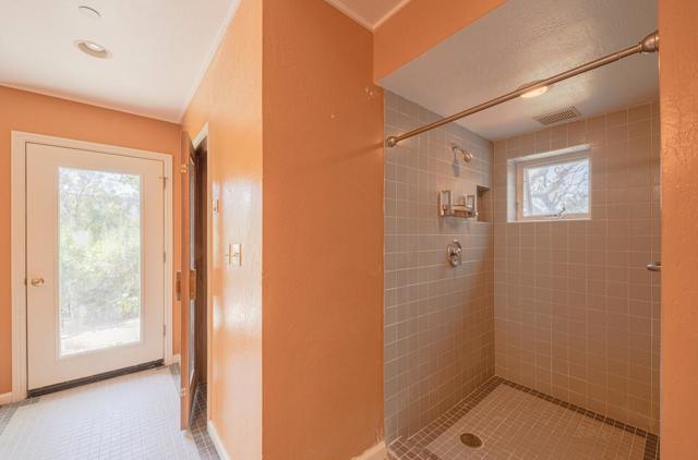 383 Corral De Tierra Road, Salinas CA: https://media.crmls.org/mediaz/6f41ea37-4857-497f-b9de-e9cfc4f23631.jpg