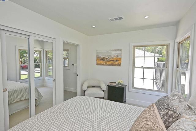 3208 McNutt, Walnut Creek CA: https://media.crmls.org/mediaz/6f423450-2f32-44dc-9497-00631bbf8ca8.jpg