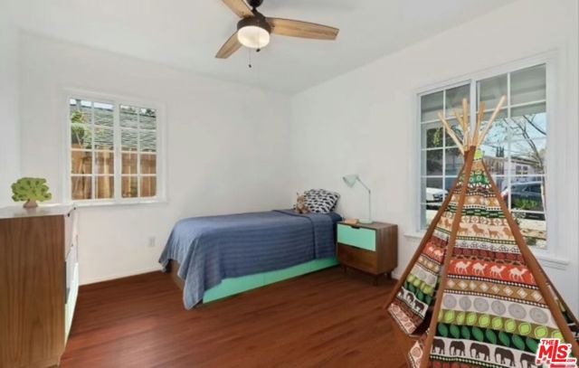 7236 Encino Avenue, Van Nuys CA: https://media.crmls.org/mediaz/6f427a0d-ffa6-43ae-8374-35f242bf7099.jpg