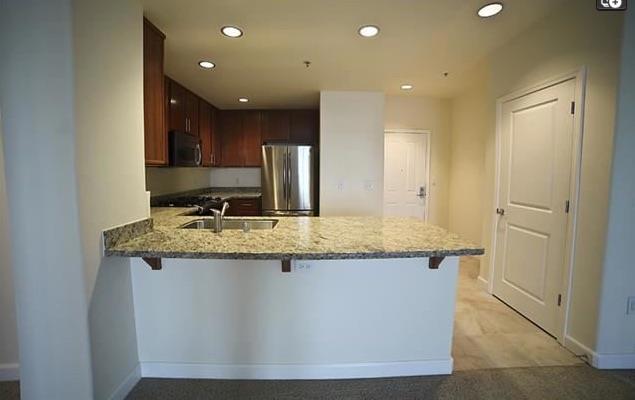 423 7th Street, Oakland CA: https://media.crmls.org/mediaz/6f427b95-3e37-44ae-9bf5-6642a0598b34.jpg
